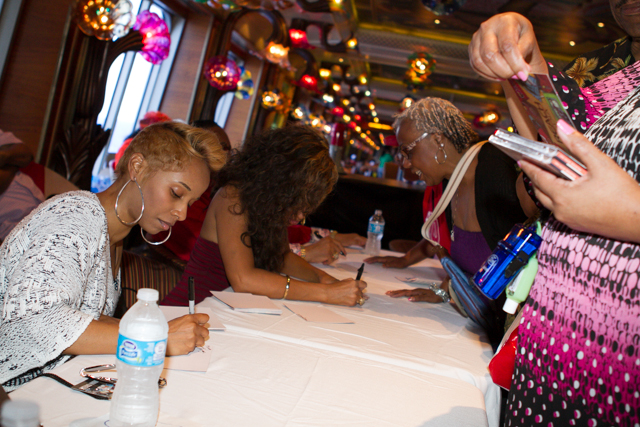 Celebrity Autograph Signings on FV 14'