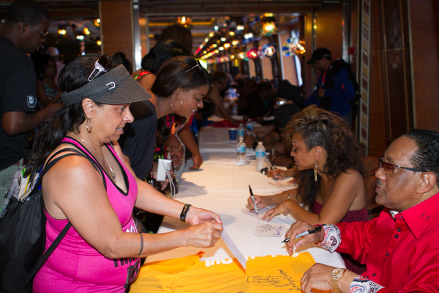 Celebrity Autograph Signings on FV 14'