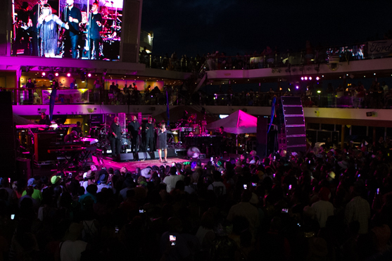 Pattie Labelle & Johnny Gill Take The Stage
