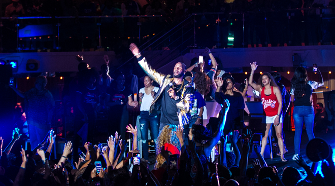 Fantastic Sail Away Party, Featuring R. Kelly and Legends of Hip Hop: Straight Outta Compton Edition