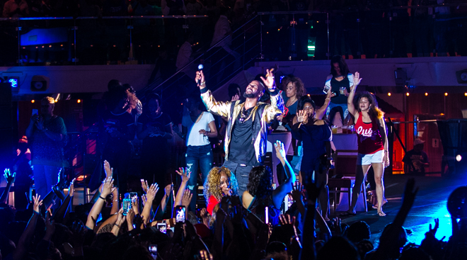 Fantastic Sail Away Party, Featuring R. Kelly and Legends of Hip Hop: Straight Outta Compton Edition