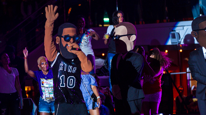 Fantastic Sail Away Party, Featuring R. Kelly and Legends of Hip Hop: Straight Outta Compton EditionFantastic Sail Away Party, Featuring R. Kelly and Legends of Hip Hop: Straight Outta Compton Edition