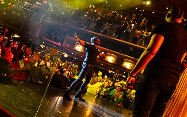 Kirk Franklin Surprises the Tom Joyner Fantastic Voyage!