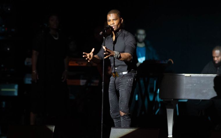 Kirk Franklin Surprises the Tom Joyner Fantastic Voyage!