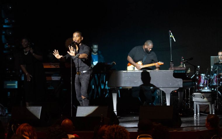 Kirk Franklin Surprises the Tom Joyner Fantastic Voyage!