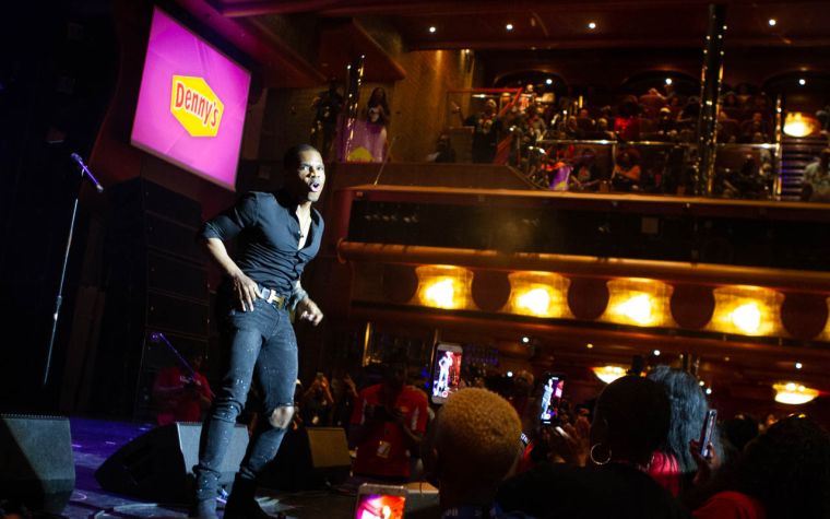 Kirk Franklin Surprises the Tom Joyner Fantastic Voyage!