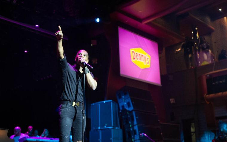 Kirk Franklin Surprises the Tom Joyner Fantastic Voyage!