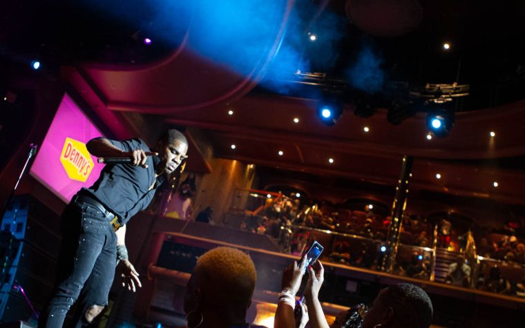 Kirk Franklin Surprises the Tom Joyner Fantastic Voyage!