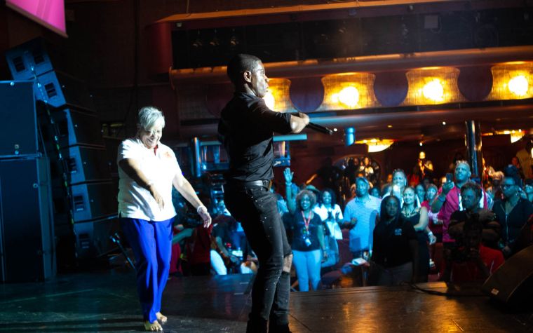 Kirk Franklin Surprises the Tom Joyner Fantastic Voyage!