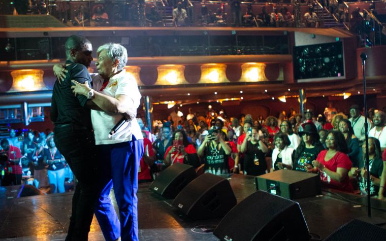 Kirk Franklin Surprises the Tom Joyner Fantastic Voyage!