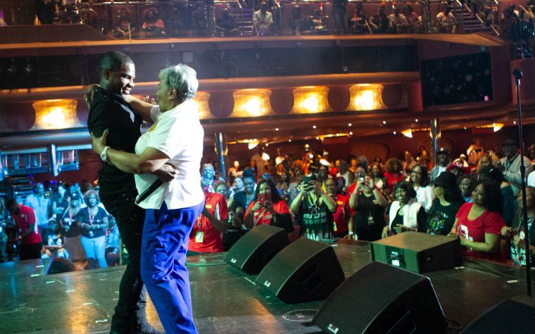 Kirk Franklin Surprises the Tom Joyner Fantastic Voyage!