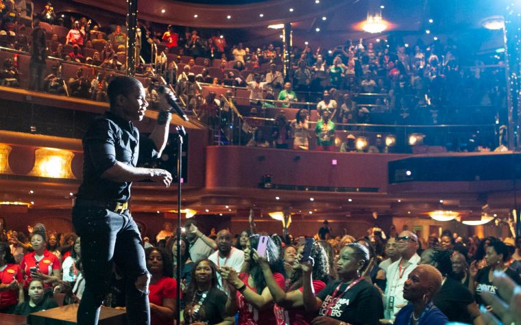 Kirk Franklin Surprises the Tom Joyner Fantastic Voyage!