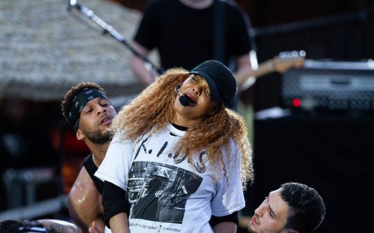 Janet Jackson Gets the Party Started on the 2019 Tom Joyner Fantastic Voyage Presented by Denny's