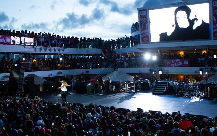 Janet Jackson Gets the Party Started on the 2019 Tom Joyner Fantastic Voyage Presented by Denny's