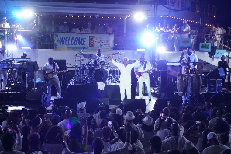 Maze waves at the crowd on The Tom Joyner Foundation Fantastic Voyage 20 in 2021