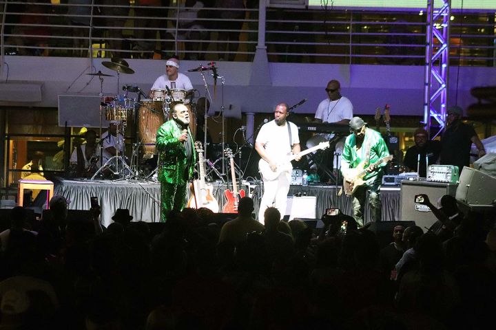 The Legendary Isley Brothers Perform at the 2023 Fantastic Voyage