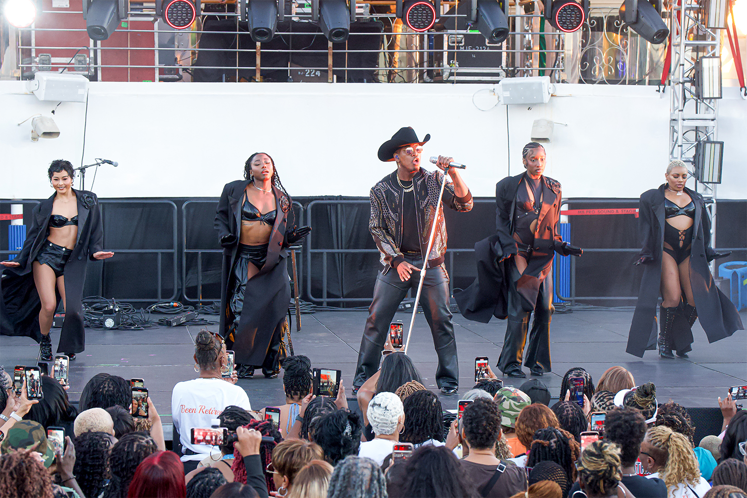 Reach Media - Syndicated | Tom Joyner Foundation Fantsic Voyage 2026 Website | 2025-11-28