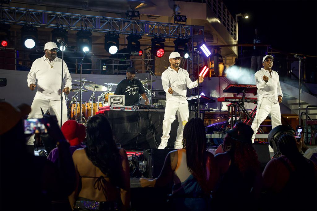 Reach Media - Syndicated | Tom Joyner Foundation Fantsic Voyage 2026 Website | 2025-11-28